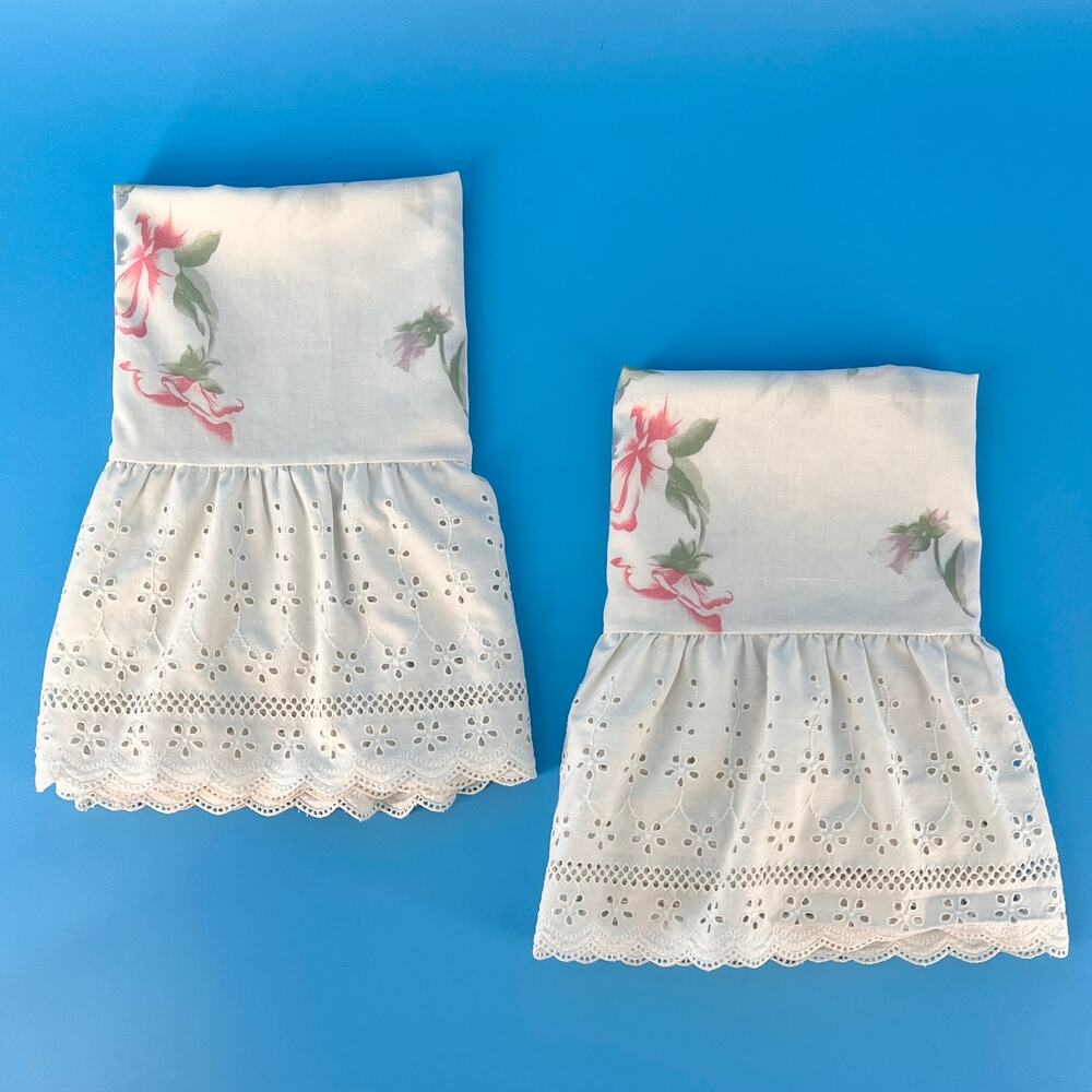 70s Cottagecore Floral Vintage Pillowcases Eyelet Lace Ruffle Set of Two